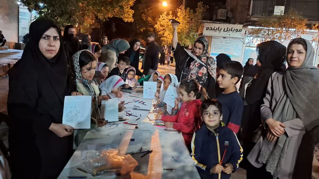 مرکز کنگاور تجمعات شبانه را با برنامه‌های هفته ملی کودک همراه کرد