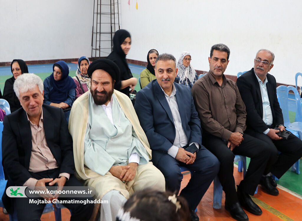 برگزاری جشن «کودک شاد، ایران شاد» در کومله؛ از نمایش عروسکی تا بازیهای محلی