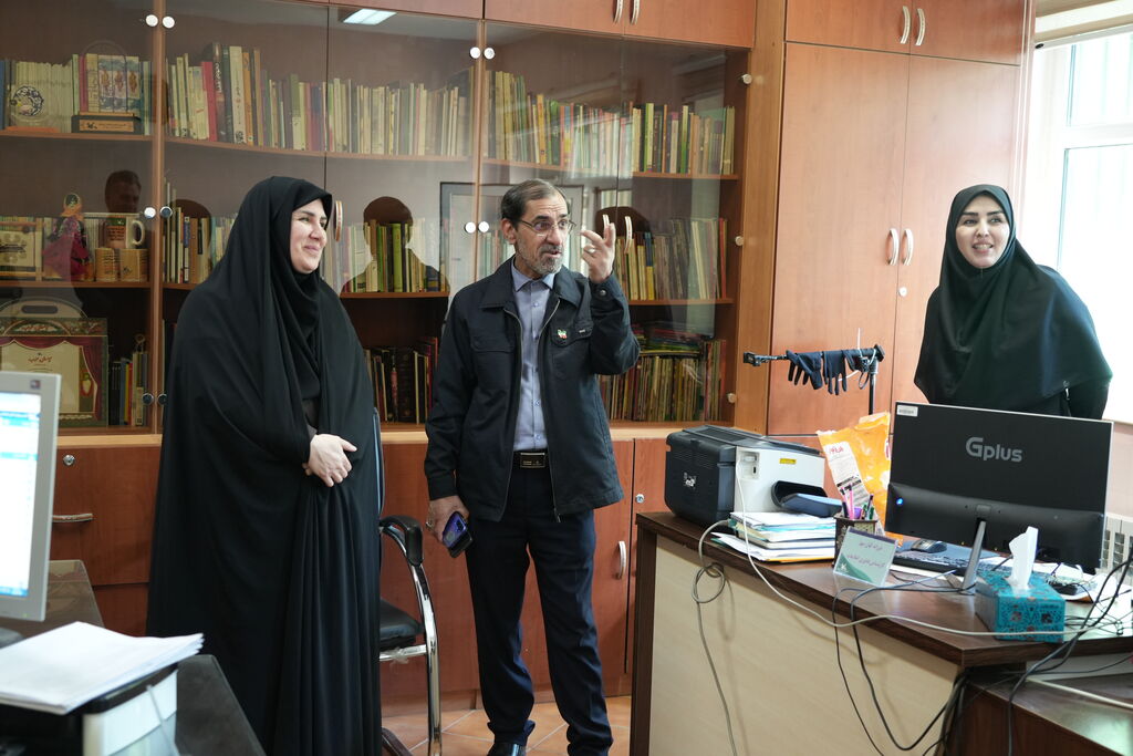 بازدید مدیر دفتر مرکزی حراست کانون از استان آذربایجان شرقی و گلباران مزار شهدای کودک