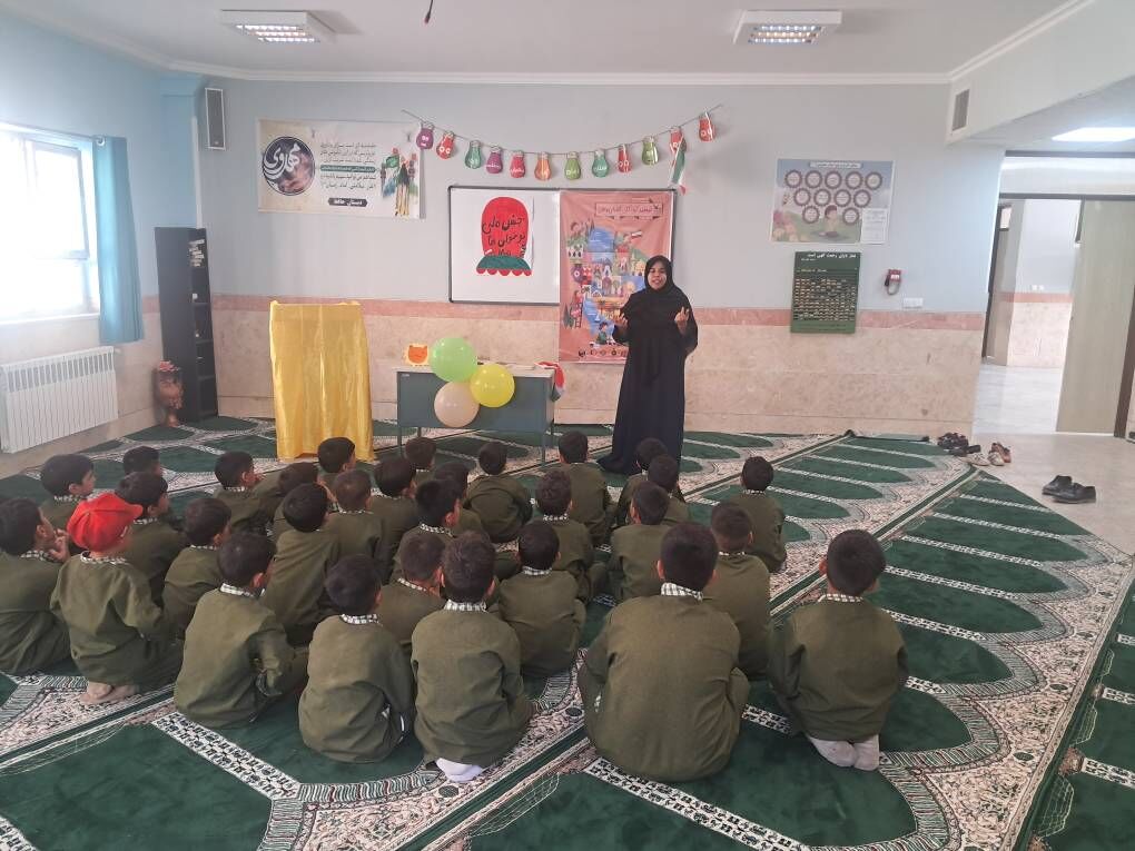 آیینِ ملیِ نوخوان‌ها در بیارجمند، ضیافتی برای پیوندِ کودک و کتاب