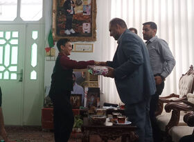 تأکید مدیرکل کانون مازندران بر ترویج فرهنگ ایثار و مقاومت در دیدار با فرزند شهید خلبان اکبرزاده روشن