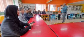 روایت یک دیدار صمیمی؛ فرماندار و مسئولان شهرستان، پای قصه‌گویی مربی مرکز تربت جام