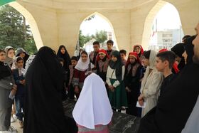 تجدید میثاق اعضای منتخب مراکز کانون پرورش فکری استان ایلام با شهدا در آستانه دیدار با استاندار