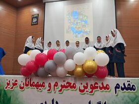 جشنِ شکوفه‌هایِ امید با حضور مسئولان در شهرستان آرادان