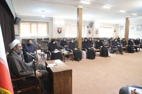 دیدار مدیر کل و مربیان کانون پرورش فکری کودکان و نوجوانان با نماینده ولی فقیه  استان همدان