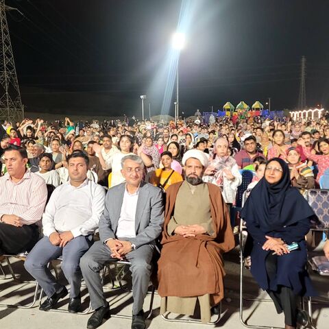 گزارش تصویری /شکوه حضور ۲ هزار نفری در جشن بزرگ هفته ملی کودک در پارک پنجعلی بندرعباس