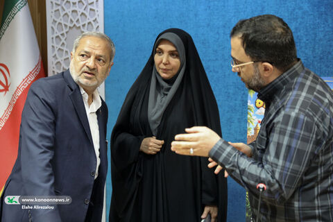 آیین رونمایی از بازی محافظان جزیره در نشست شورای معاونان وزارت آموزش و پرورش