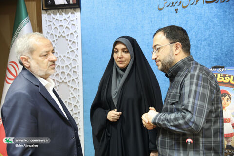 آیین رونمایی از بازی محافظان جزیره در نشست شورای معاونان وزارت آموزش و پرورش