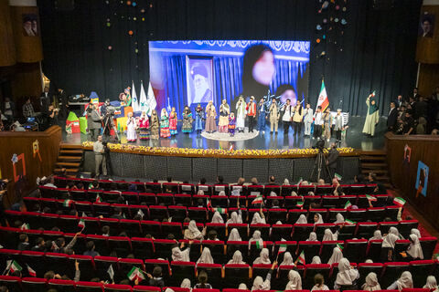 جشن «لبخند وطن» با حضور رئیس‌جمهور و کودکان در کانون