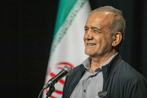 جشن «لبخند وطن» با حضور رئیس‌جمهور و کودکان در کانون