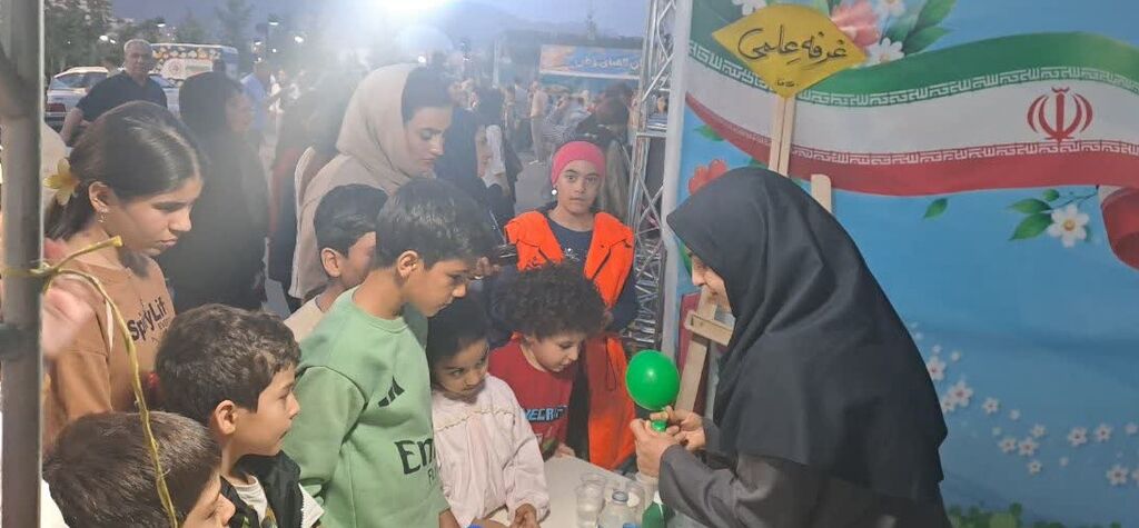 استقبال کودکان از غرفه علمی(کافنا) در جشن هفته ملی کودک