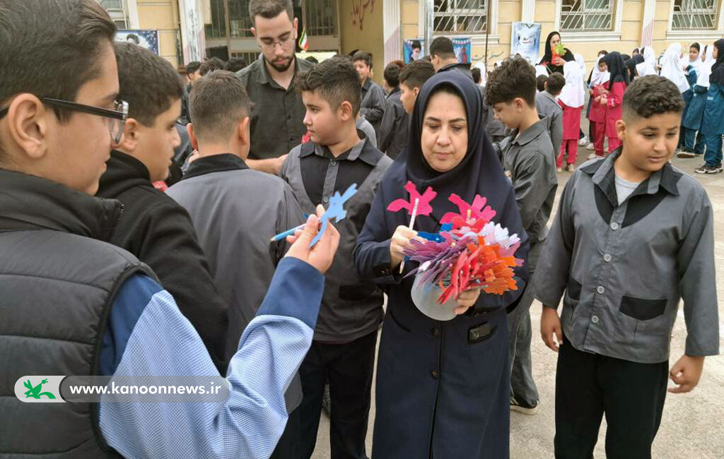 شادی در دبستان شهدای روستای چهارده طنین‌انداز شد