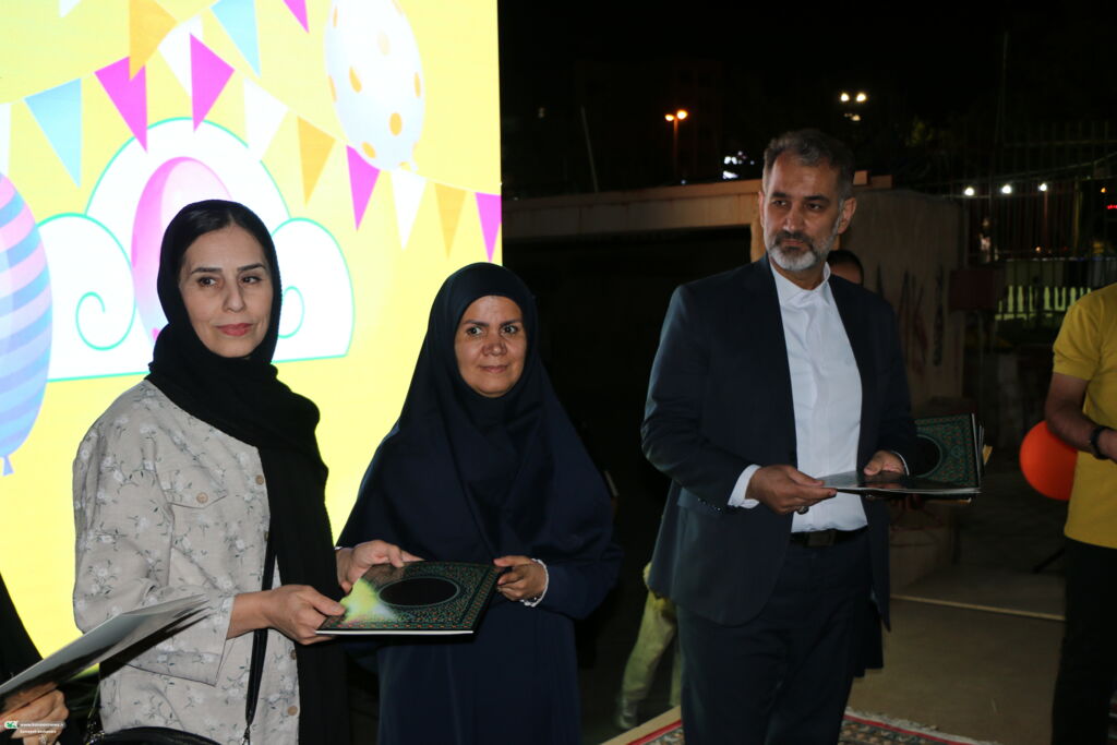 تجلیل از ۱۷ چهره اثرگذار حوزه کودک و نوجوان در کانون فارس