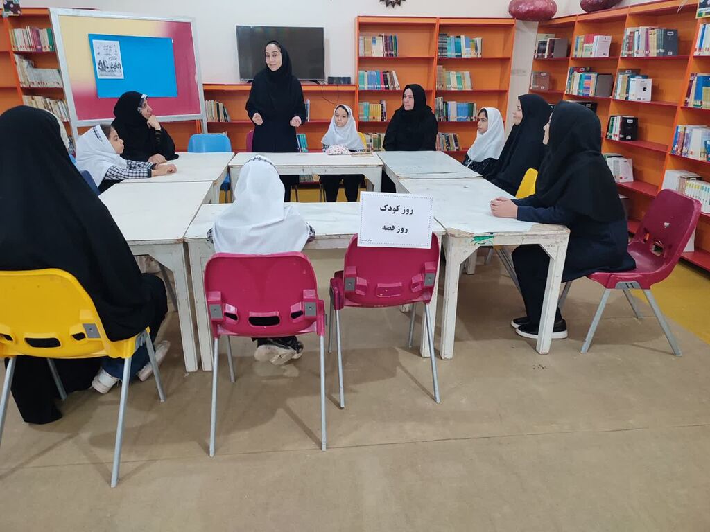 ساخت سازه ماکارانی با مامان در کانون هرسین