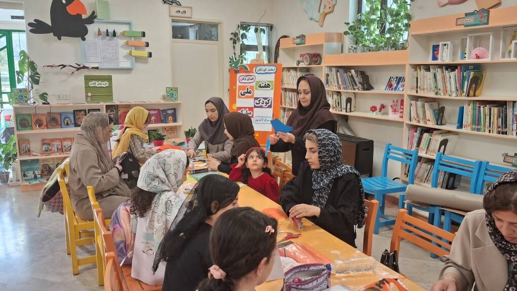 اعضای کانون استان اردبیل با ساخت صورتک‌های نمایشی به دنیای قصه‌ها جان بخشیدند