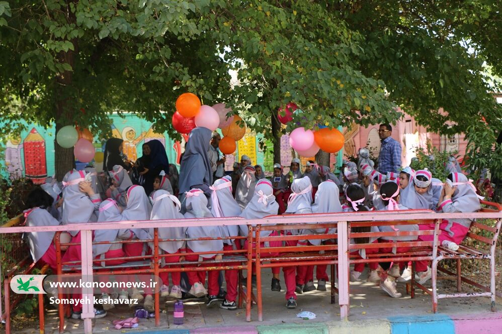 میزبانی مدرسه فرزانه شیراز از «جمال‌الدین اکرمی»