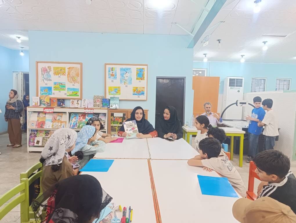 ترویج علوم نوین در کانون هرمزگان؛ کودکان بندرعباسی «هفته جهانی فضا» را با ساخت موشک گرامی داشتند