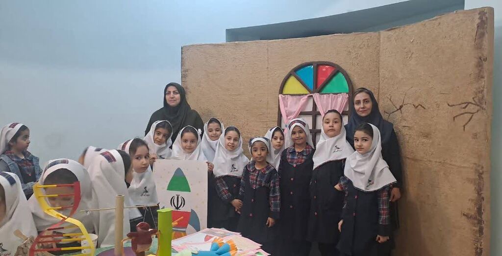 نمایشگاه علمی و فضایی اعضای کانون در مرکز شماره یک کرج برپا شد