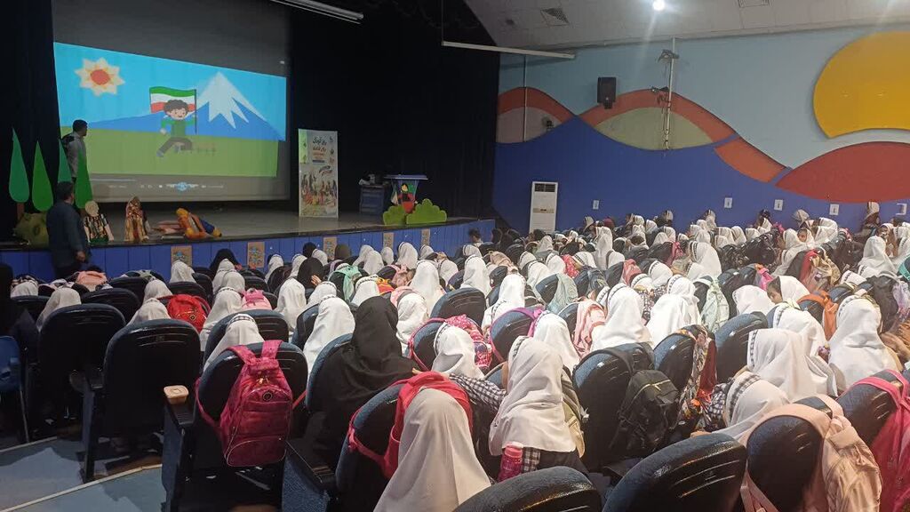 ویژهبرنامه «روز کودک، روز قصه» در مرکز شماره ۲ کانون کرمانشاه برگزار شد