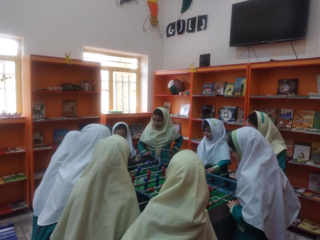 ویژه‌برنامه «کتاب؛ هزار راه به سوی فردا» در کانون گیلانغرب برگزار شد