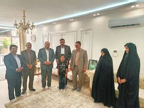 دیدار مدیرکل کانون استان مرکزی با خانواده شهید «مجتبی اسماعیلی» در تقارن هفته ملی کودک و هفته نیروی انتظامی