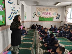 حضور مربیان مرکز شماره ۳ مشهد در مدارس همزمان با هفته ملی کودک