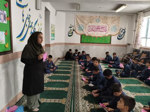 حضور مربیان مرکز شماره 3 مشهد در مدارس همزمان با هفته ملی کودک