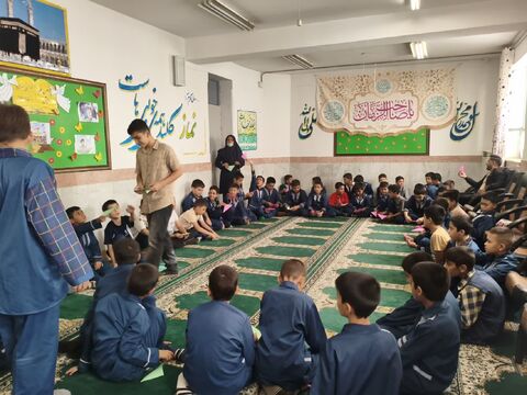 حضور مربیان مرکز شماره 3 مشهد در مدارس همزمان با هفته ملی کودک