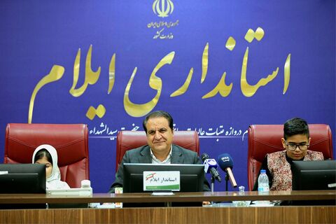 دیدار صمیمی استاندار ایلام با اعضای منتخب مراکز فرهنگی هنری کانون به روایت تصویر