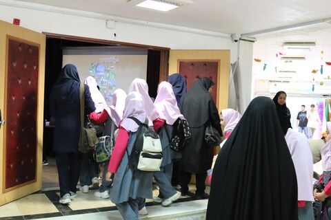 جشن هفته ملی کودک با حضور کودکان مدارس ابتدایی و کودکان مدارس استثنائی در ساری