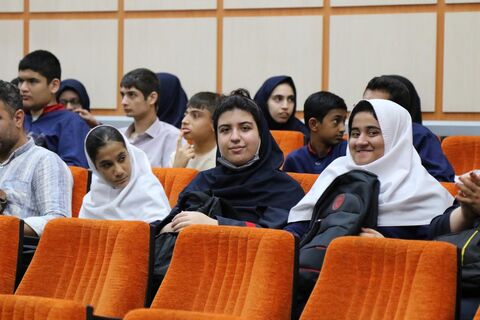 جشن هفته ملی کودک با حضور کودکان مدارس ابتدایی و کودکان مدارس استثنائی در ساری