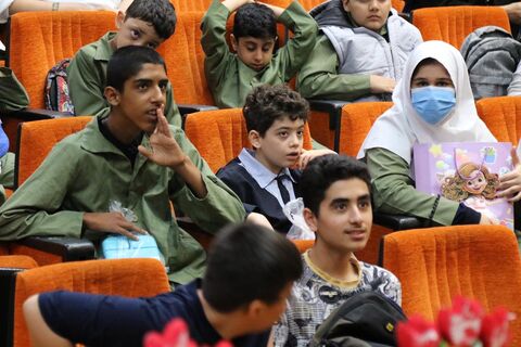 جشن هفته ملی کودک با حضور کودکان مدارس ابتدایی و کودکان مدارس استثنائی در ساری