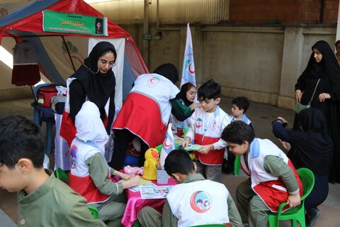 جشن هفته ملی کودک با حضور کودکان مدارس ابتدایی و کودکان مدارس استثنائی در ساری