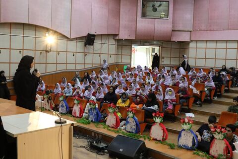 جشن هفته ملی کودک با حضور کودکان مدارس ابتدایی و کودکان مدارس استثنائی در ساری
