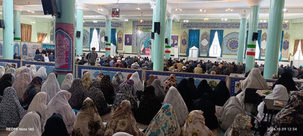 تجلی کنشگری و بصیرت نوجوانان کانون در نماز جمعه تکاب