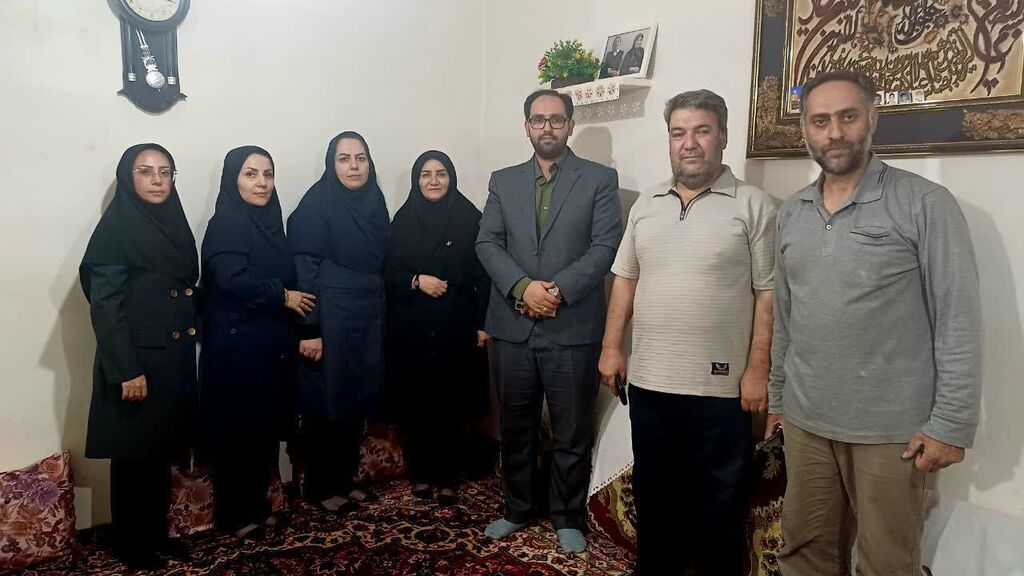 دیدار مربیان مراکز سیار کانون با نماینده ولی فقیه در استان همدان