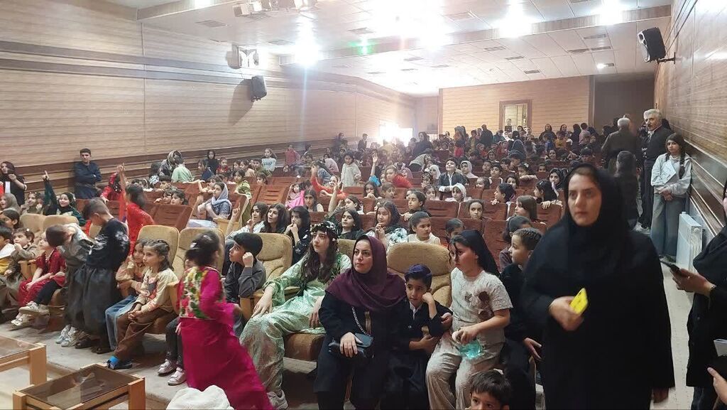 جشن «په‌پوله‌کان له پایزدا» در جوانرود برگزار شد