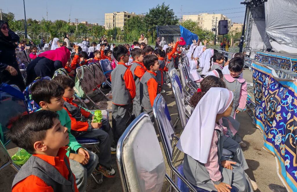 جشن چهارمین روز هفته ملی کودک با حضور دانش‌آموزان البرزی