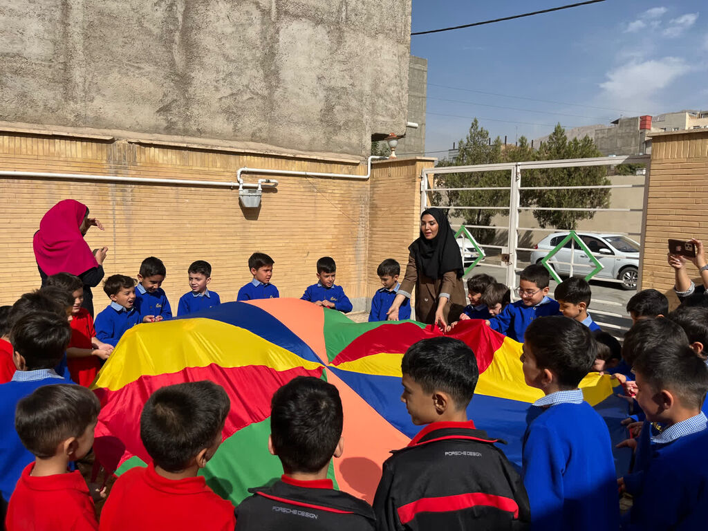 شعار«لبخند کودکان، الفبای وطن» در مراکز کانون قزوین طنین‌انداز شد