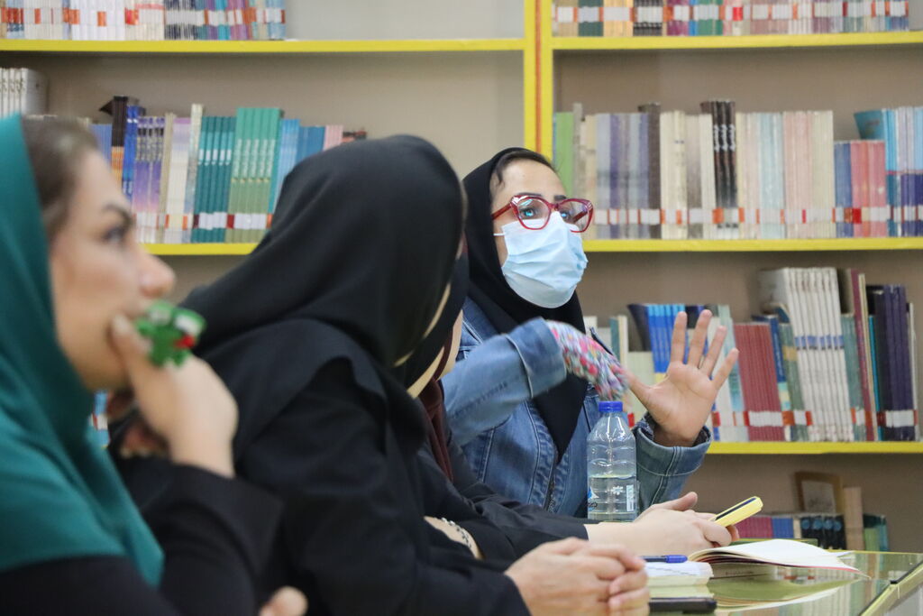 نهمین باشگاه مربیان کتابخوان با نقد رمان «امید فرار کرد» برگزار شد