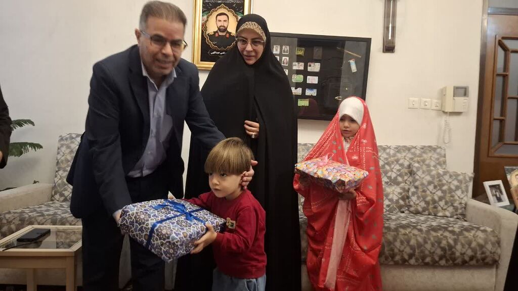 کودکان و میراث‌داران راه شهدا؛ روایتی از دیدار مسئولان با خانواده شهید «جنگ رمضان»