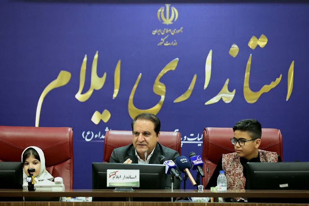 نشست صمیمی استاندار ایلام با اعضای منتخب مراکز فرهنگی، هنری کانون پرورش فکری