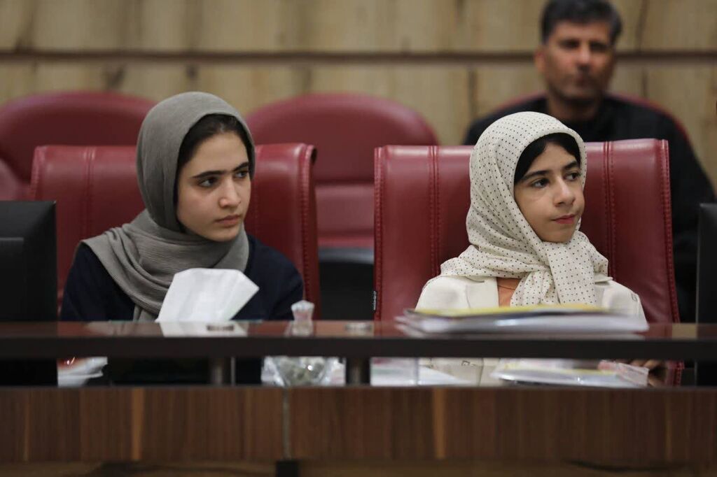 نشست صمیمی استاندار ایلام با اعضای منتخب مراکز فرهنگی، هنری کانون پرورش فکری