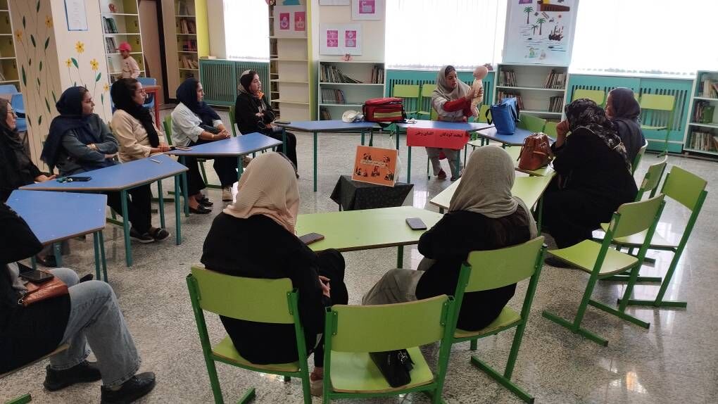 اعضای مراکز کانون «من هم می‌توانم» را مشق کردند