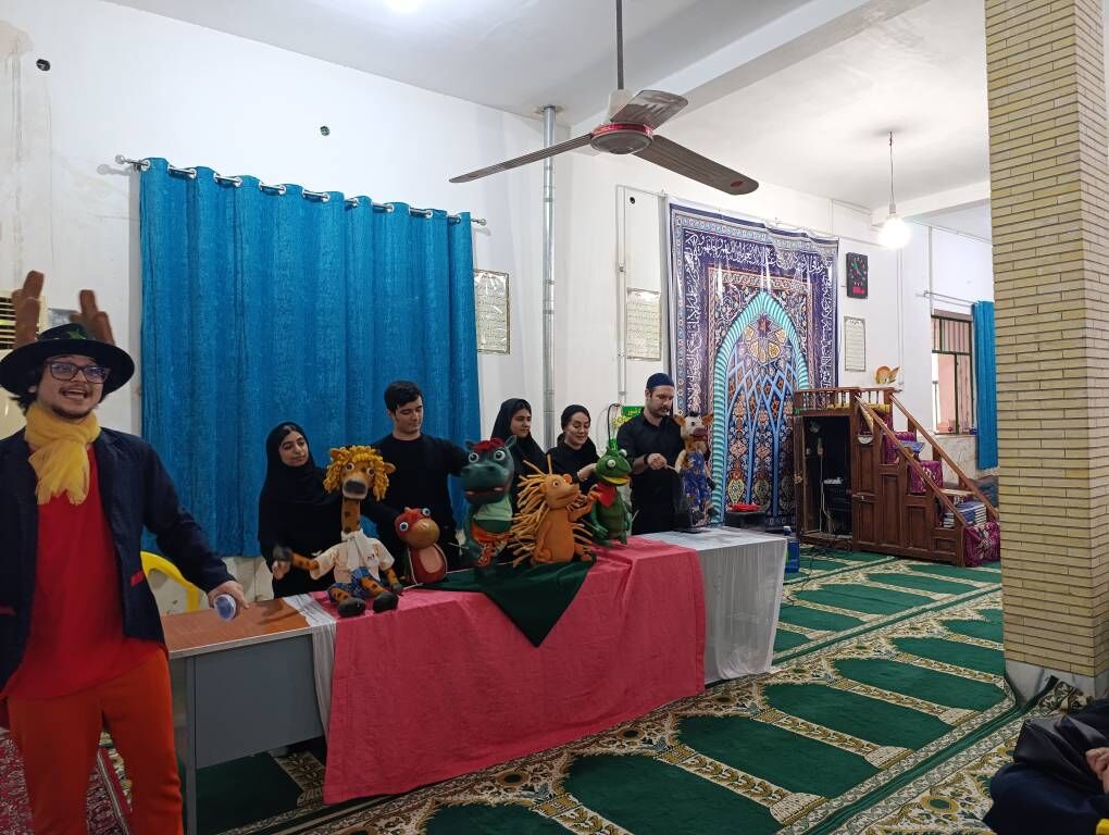 هفته ملی کودک در حاجی‌آباد؛ از «صبحانه دوستی» تا «نمایش عروسکی» در مناطق روستایی