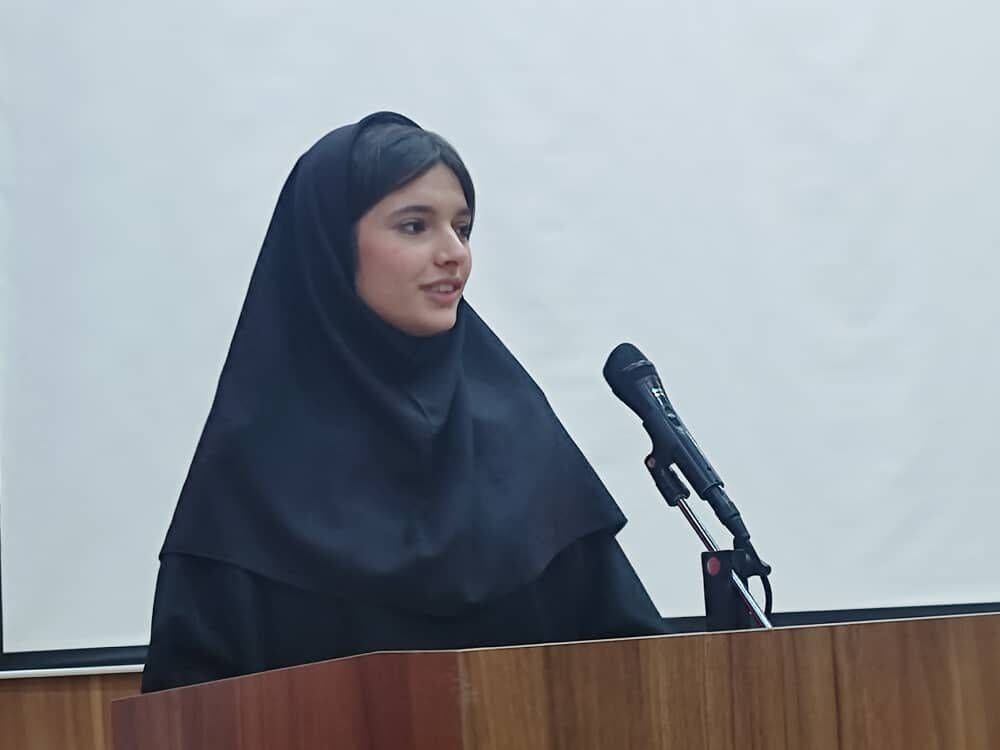 برگزاری نشست «تریبون آزاد نسل نو» در فین؛ جوانان و نوجوانان مطالبات خود را مطرح کردند