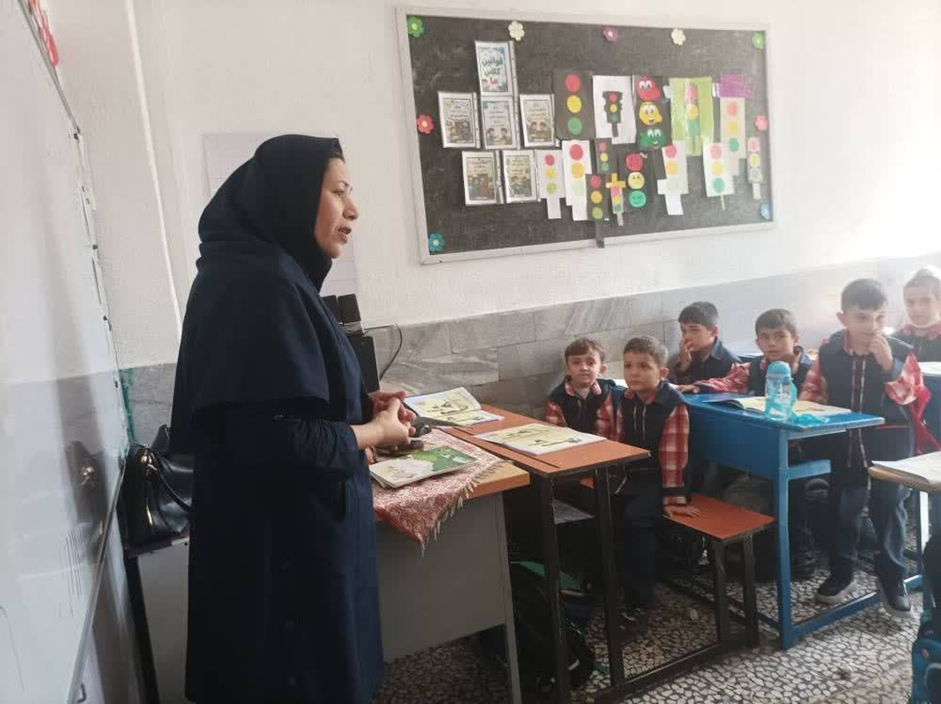 هفته ملی کودک با ویژه برنامه های متنوع در مراکز ۶/۲۷/۲۹/۳۵مراکز قرچک و طرود