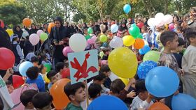 ویژه‌برنامه «پرواز بادکنک‌ها» در پارک ولایت اسلام‌آباد غرب
