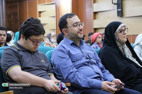 حضور حامدعلامتی، مدیرعامل کانون  در جشن  هفته ملی کودک در مرکز  فراگیر ۴۰ کانون تهران