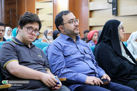 حضور حامدعلامتی، مدیرعامل کانون  در جشن  هفته ملی کودک در مرکز  فراگیر ۴۰ کانون تهران